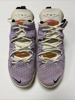 Mens Nike LeBron XVIII
Multi color/chlorine blue